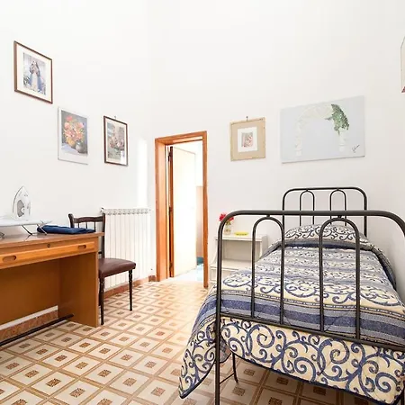 Salento Short Let Wide And Bright Ferienhaus *